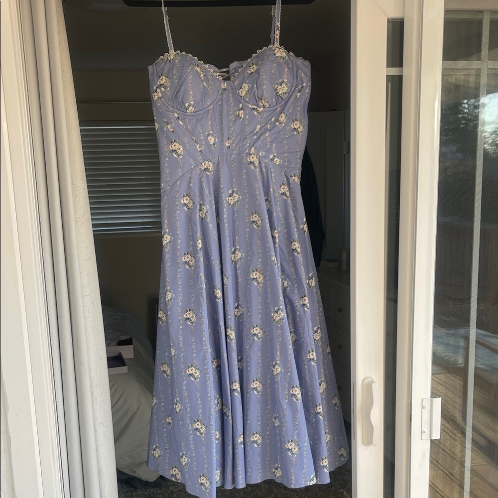 House of CB Elegant Blue Floral Midi Dress - Picture 2 of 8